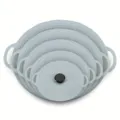 Vista detallada de tapas de silicona gris apilables para microondas en varias medidas. - Juego de 5 Piezas Gris