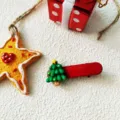 Bonita pinza para el pelo de árbol de navidad accesorio rojo festivo regalo ideal - Árbol de Navidad