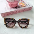 Gafas graduadas de carey estilo ojo de gato para hombre y mujer, detalle de pasarela. - Círculo Negro Carey Lente Marrón Degradada