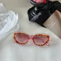 Gafas de sol cuadradas gruesas de moda con montura rosa y detalles de carey elegantes. - Rosa Transparente Carey Lentes Rosas
