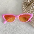 Gafas de sol retro de ojo de gato con montura rosa elegante y lentes naranjas. - Rosa
