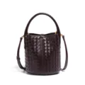 Geflochtene Leder Eimer Tasche für Damen, elegante Luxus Handtasche mit Schultergurt. - Traubenlila