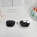 Schicke weiße kleine Jelly Farbe Sonnenbrille für Damen, trendige modische Streetwear Sonnenbrille. - Weißer Rahmen Graue Gläser