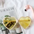 Lunettes de soleil rétro en forme de cœur avec verres jaunes, lunettes de mode élégantes. - Jaune