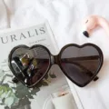 Lunettes de soleil noires en forme de cœur, lunettes rétro vintage pour femmes et mode quotidienne. - Noir