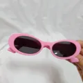 Rosa Retro ovale Sonnenbrille für Damen, süße Y2K ästhetische trendige Brille für Fotoshootings. - Oval / Rosa Rahmen Graues Glas