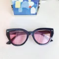 Gafas de sol cat-eye de moda con montura oscura y lentes rosas para un estilo urbano elegante. - Marco Negro Lentes Rosas