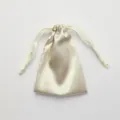 Beige satijnen trekkoord geschenkzakje, elegante sieraden opbergtas voor huwelijksfeest. - Abrikoos