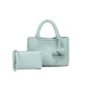 Lichtgroene geweven lederen shopper met bijpassende clutch en stijlvol knophandvat. - Kristalblauw