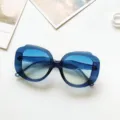 Oversized round sunglasses for women, gradient blue lenses, fashion retro eyewear frame. - Transparent Blue