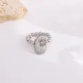Anillo de letras de circonita con cuentas plateadas, elegante anillo de cobre para mujer. - Letra C