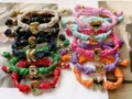 Pulsera de cuerda trenzada colorida con dijes de letras 3D chapados en oro 18K. - Pulsera de Cordón Letra A