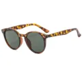 Klassische Vintage-Sonnenbrille mit rundem Schildpatt-Rahmen und stylischen grünen Gläsern. - C2 Sonnenbrille / Leopard Rahmen Dunkelgrüne Gläser