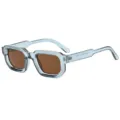 Transparente hellblaue Sonnenbrille mit quadratischem Rahmen und braunen Gläsern. - Blauer Rahmen Teeglas