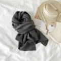 Effen geplooide donkere grijze lange sjaal, zachte imitatiekasjmier wintersjaal warme halsdoek. - donkergrijs