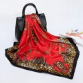 Red leopard chain print silk scarf, elegant 90cm square headscarf for women fashion. - D9189-Black Red