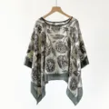 Detalle de chal pullover con estampado floral retro, estilo de tinta, ideal para protección. - TS2415