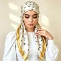 Satinesque Blumig Quadratisch Halstuch für Damen, Eleganter Seidengefühl Kopfbedeckung Stil. - Beige