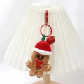 Handgemaakte gehaakte peperkoekman sleutelhanger detail, schattige kersttas bedel hanger. - Kerst peperkoekvrouw met karabijnsluiting