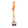 Porte-clés pêche au crochet fait main avec des lunettes de soleil, lanière orange. - Porte-clés pêche rose avec lunettes de soleil