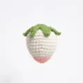 Handgemaakt gehaakt aardbei detail, schattig gebreid tas hanger accessoire voor dames. - Enkele witte aardbei