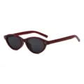 Burgunderrote ovale Katzenaugen Sonnenbrille für Damen im Retro Design mit Nieten. - Weinroter Rahmen / Graue Gläser