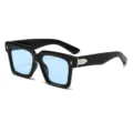 Modieuze vierkante zonnebril voor heren en dames met zwart montuur en koele blauwe lenzen. - Zwart Frame Blauwe Lenzen