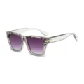 Lunettes de soleil carrees tendance a monture marbre et verres degrades pour femmes - Monture Grise Translucide Verres Gris Dégradé
