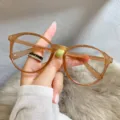 Leichte transparente milchkaffee-braune runde brillenfassung für damen, alltag tagesbrille. - C4 Jelly-Braun / Planglas