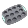 Stampo per muffin in silicone grigio a 12 cavità con manici blu per pasticceria SKU - Stampo grande per muffin a 12 cavità / Due colori