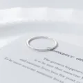 Minimalistischer 925er Sterlingsilber schlichter dünner Ring im koreanischen Stil. - US Größe 6 / Silber