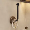 Wandmontierter Haargummiständer Walnussholz und schwarze Kugel 1Stk Badezimmer Organizer - Schwarz