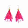 Neonroze lange kwast oorbellen met gouden dopjes, 12cm lengte en UV gloed effect voor feestjes. - Eén maat / Fluorescerend Rozerood Kwast Oorbellen