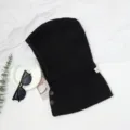 Passamontagna lavorato a maglia nero inverno caldo cappuccio sciarpa pullover donna. - Berretto in maglia grossa con coulisse e bottone, nero