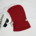 Passamontagna in maglia rossa da donna, sciarpa con cappuccio invernale calda con bottoni. - Berretto in maglia grossa con coulisse e bottone, rosso