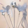 Set de varitas para gatos estilo hada con plumas suaves, perlas y divertido juguete interactivo - Varitas de plumas para gatos / Gris Elegante