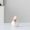 Mini weiße Keramikvase mit handgefertigter rosa Rose, elegante Kürbisform Heimdekoration. - 16B