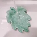 Green leaf soap dish for bathroom, ceramic soap holder with draining design for shower sink - Green