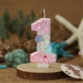 Kreative Nummer 1 Geburtstagskerze mit rosa Glitzer und Muschel Perl Dekor für Kuchen. - Zahl 1 / Verlauf Rosa