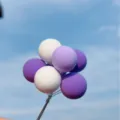 Decoración de pastel de globo de espuma colorida en morado y blanco para fiestas - Morado Oscuro Morado Claro y Blanco