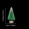 Mini albero di Natale inneggiato vista dettaglio, piccola pianta finta da scrivania. - 6.5CM / Verde erba