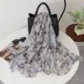 Sciarpa di Seta con Stampa Floreale Grigia Donna Stola Lunga Leggera Morbida Estate - Camelia Orientale Grigio