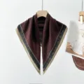 Piccolo foulard quadrato marrone con stampa cachemire retrò, sciarpa stile vintage. - Marrone