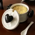 Ceramic instant noodle bowl with cute black heart lid, double handles, 15.4cm diameter, stylish. - Instant Noodle Bowl with Lid and Spoon / Black