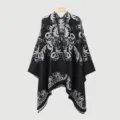 Cape tricotée ethnique pour femme hiver chaud poncho ouvert vintage vêtements d'extérieur - Écharpe fendue / Noir et Blanc