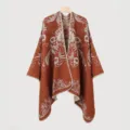 Cape poncho en tricot ethnique pour femme, châle cardigan chaud d'hiver, manteau de voyage. - Écharpe fendue / Caramel