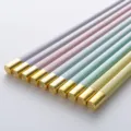 Palillos de aleación de colores con tapas doradas, tono pastel, variante duradera y antideslizante. - 24 cm, 5 pares / Macarrón de la suerte, 5 colores