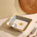 Assiette a raviolis ceramique divisee avec compartiment sauce, design bleu et fleurs jaunes. - Splendeur ajoutée - Assiette à raviolis 7,5 pouces