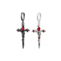 Gotische dunkle Rosenkreuz Ohrringe mit rotem Herz Edelstein, cooler avantgardistischer Schmuck. - Schwarze und Silberne Ohrclips Je Einer / Schwarz und Silber Mix
