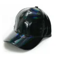 Casquette de baseball en cuir PU brillant avec design dégradé arc-en-ciel holographique. - Noir Bord Incurvé